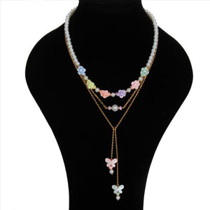 Collar Con Cuentas De Flores Y Mariposas