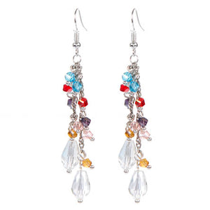 Aretes Con Cristales De Colores Y Cadena