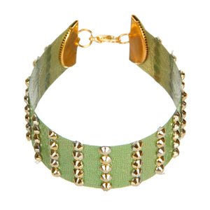 Pulsera De Película Texturizada Verde Con Cuentas Oro