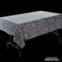 Art.8329 Mantel Plástico Rectangular Bordado 1.38x2.76m 1pz