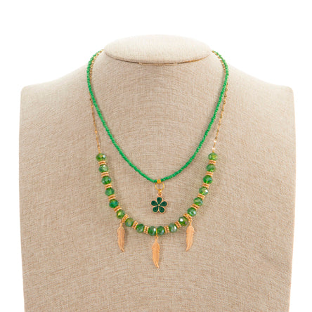 Collar Verde Con Dijes De Pluma