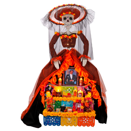Catrina Con Altar Dia De Muertos