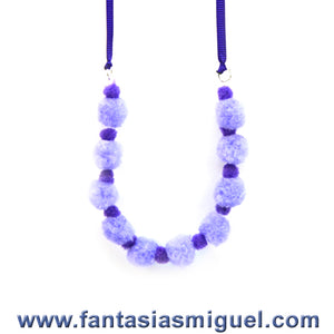 Collar De Pom Poms, Morado/ Lavanda Y Listón