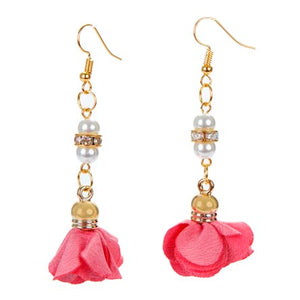 Aretes De Perlas Con Dijes De Rosa