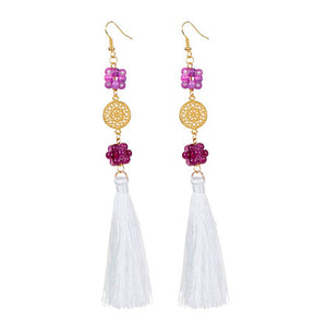 Aretes Con Borlas Blanco Y Dije Mandala Oro