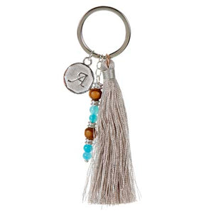 Llavero Con Borla Plateada Y Dije De Letra