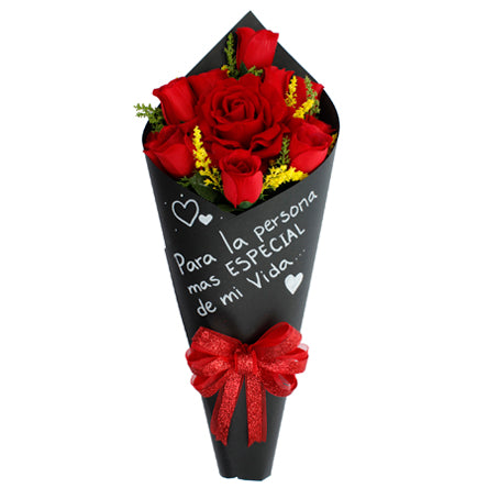 Ramo De Rosas Rojas Con Cartulina Negra