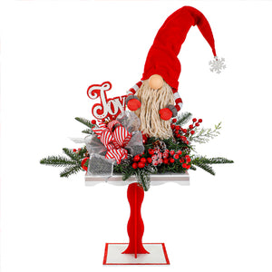 Arreglo Navideño Con Gnomo Rojo