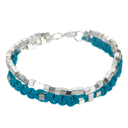 Pulsera Doble De Cubos Plateados Y Cordón Azul