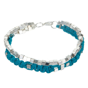 Pulsera Doble De Cubos Plateados Y Cordón Azul