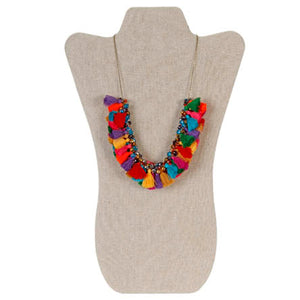 Collar Con Engarces Y Borlas De Colores
